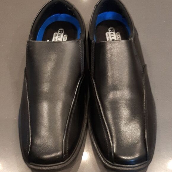 Skechers Black Leather Relaxed Fit Memory Foam Loafers - Picture 3 of 11